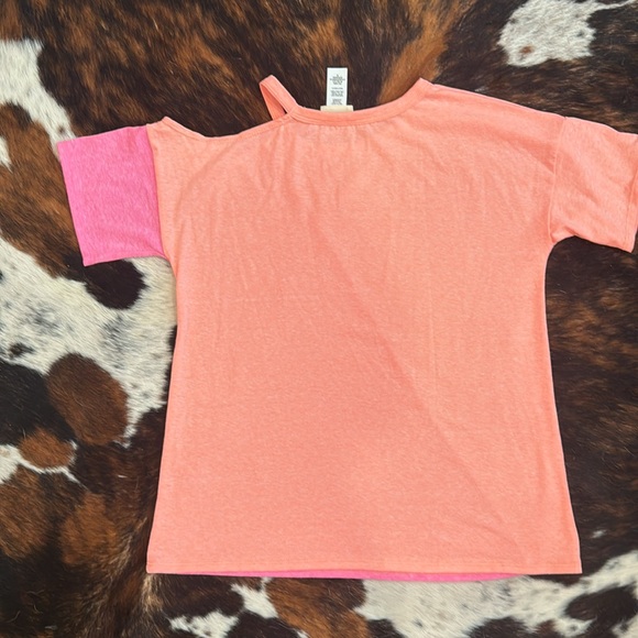 BiBi color block cold shoulder t-shirt size small - Picture 4 of 6